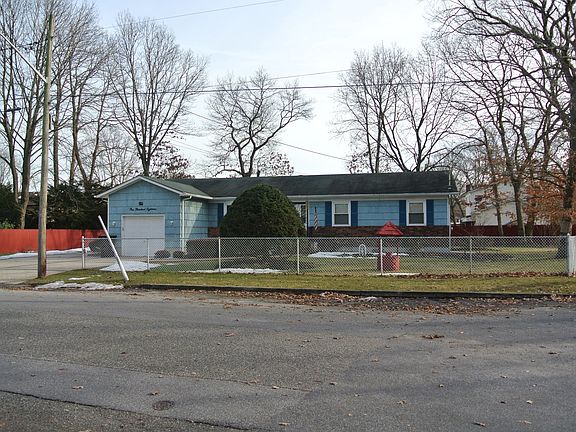 2nd image of 118 W 5th St