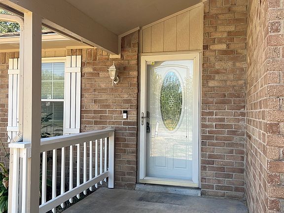 2nd image of 538 E 138th Pl