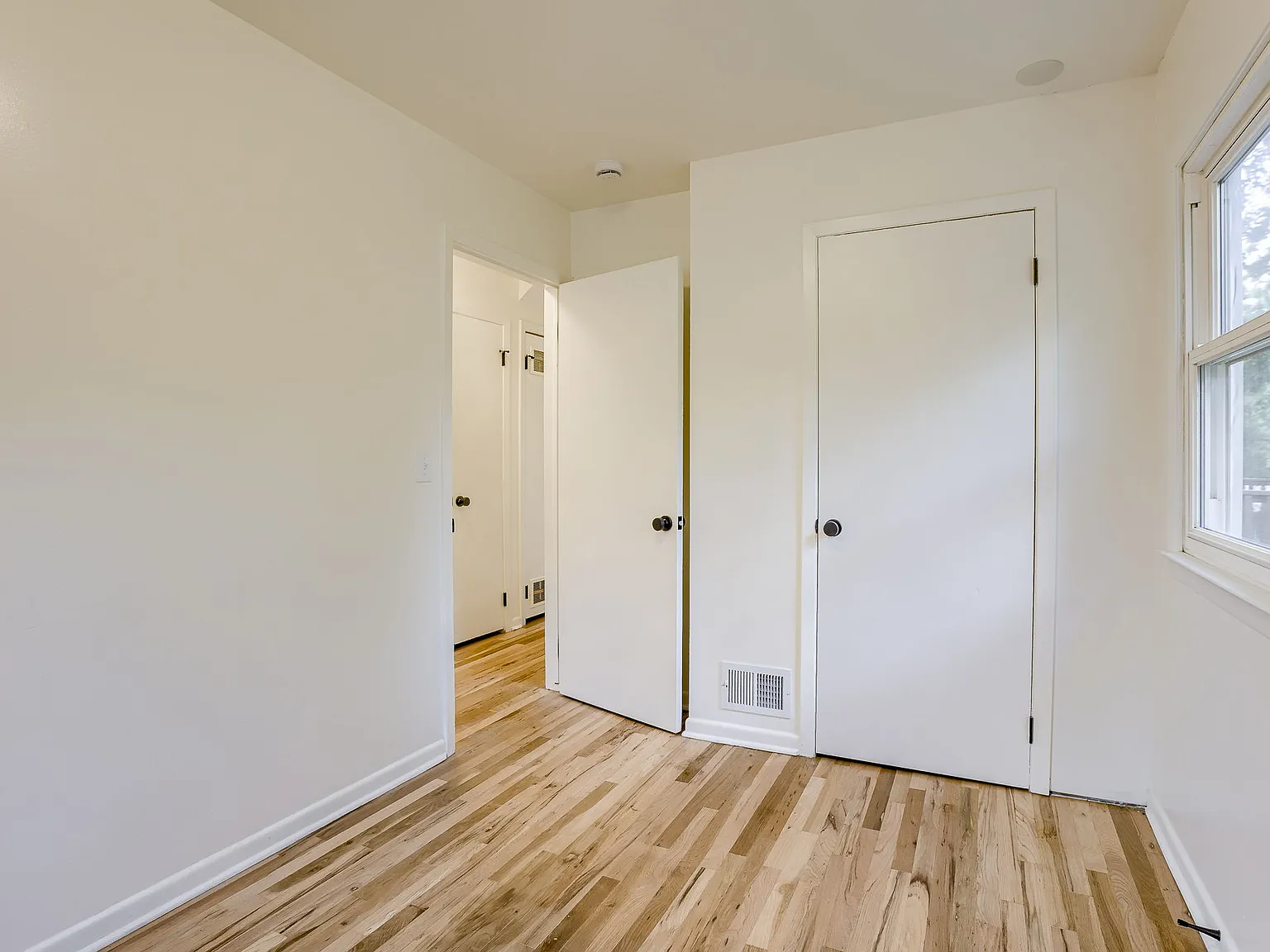 4 bed, 1172 sqft, $1,800 — Photo 4