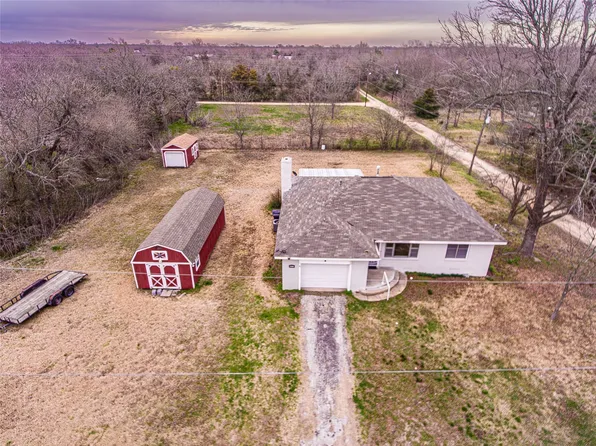 507 Church St, Ladonia, TX 75449