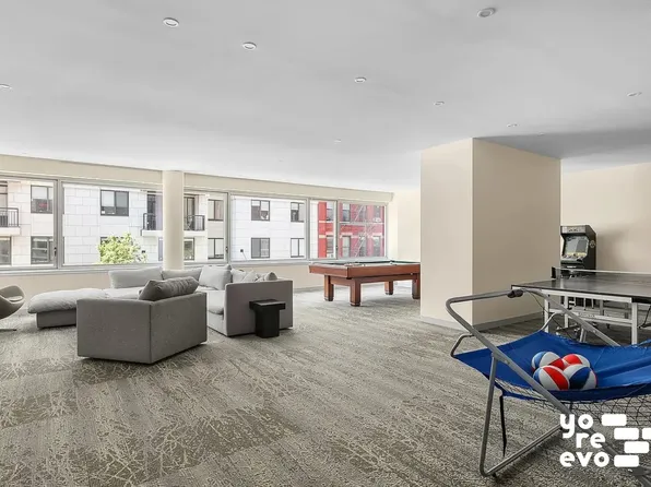 333 East 91st Street image 17 of 19