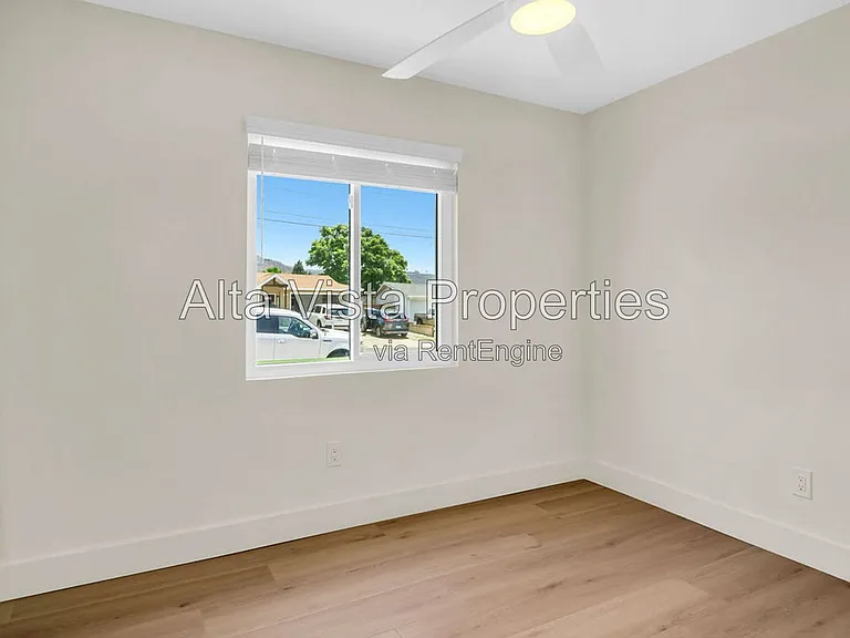 13438 Buxton Ave — Photo 11