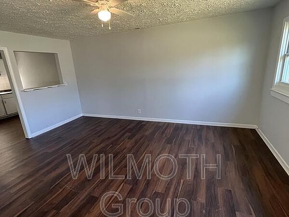 3rd image of 2410 W Arlington Ct