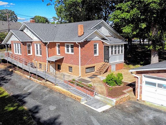 2nd image of 3606 Country Club Rd