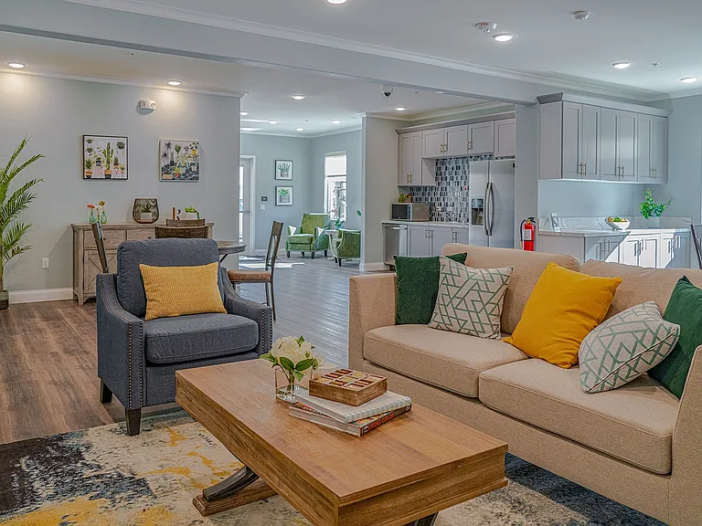 Turtle Creek Apartments — Photo 11