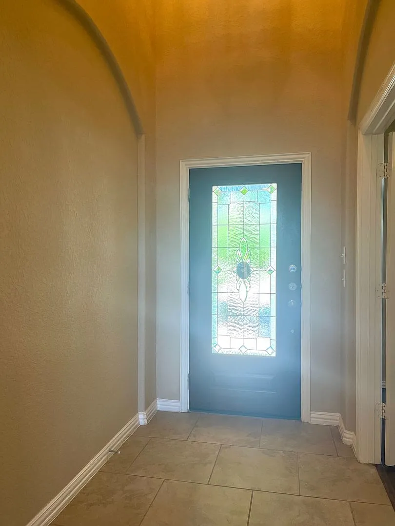 Fabulous 5 Bedroom/4 Full Bath Home w/ Study, GameRoom & Backyard Oasis! Move in Ready! — Photo 3