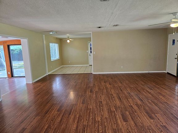 5th image of 2201 NW 36th Dr