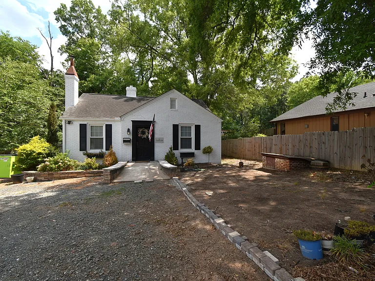 2603 W Carver St — Photo 3