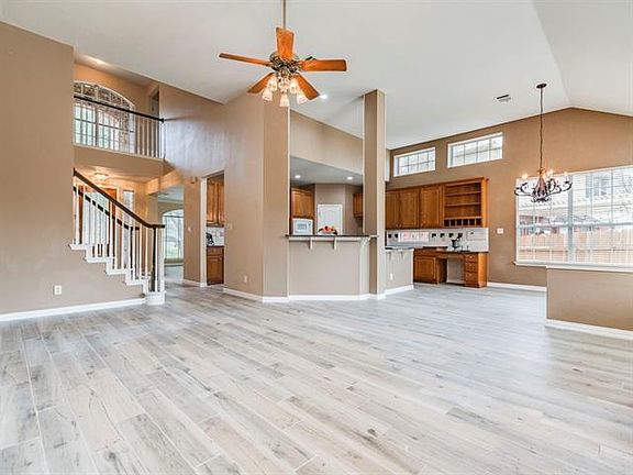 3rd image of 3868 Royal Troon Dr