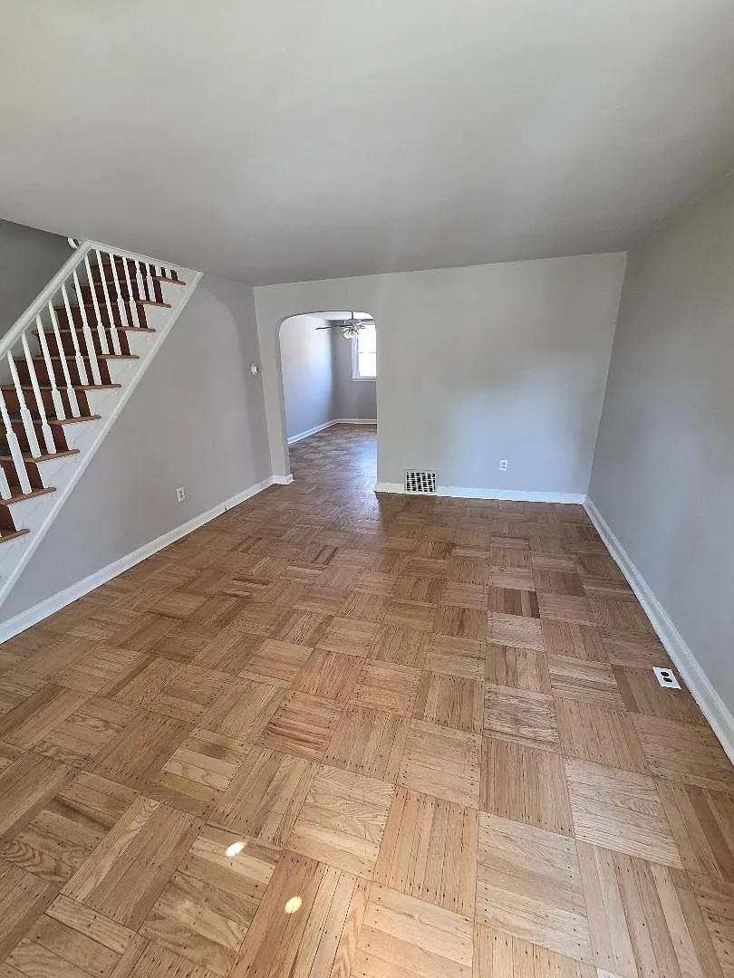 Building Photo - 1366 Wycombe Ave