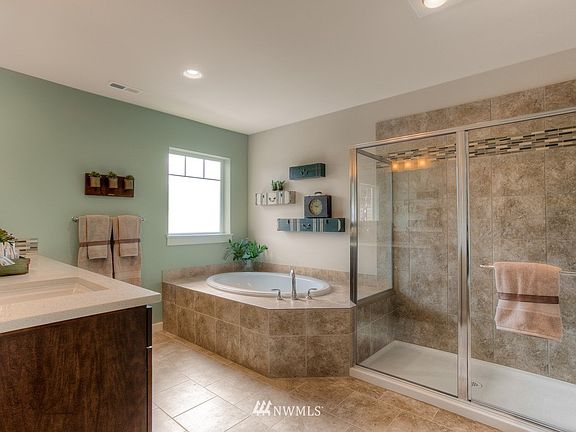 4th image of 6909 226th Ave Ct E #73