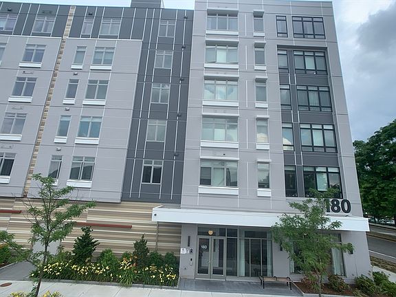 2nd image of 180 Telford St #213