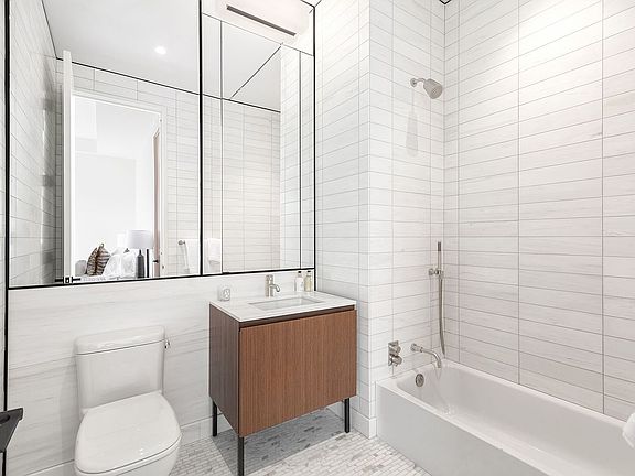 4th image of 15 E 30th St APT 31B