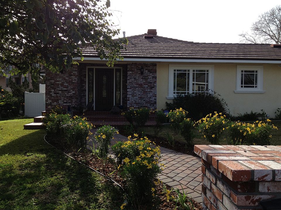 2nd image of 521 Columbia Rd