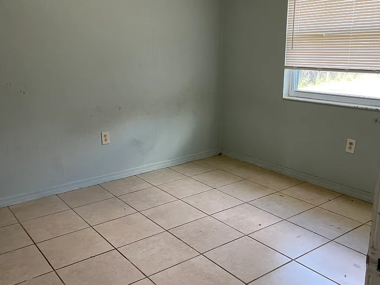 1681 Ann Dr — Photo 6