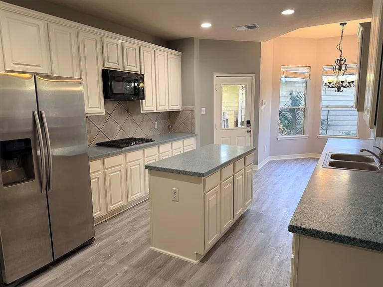 2303 Chelsea Ridge Ct — Photo 10