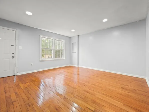 12 Bayview Avenue image 6 of 27