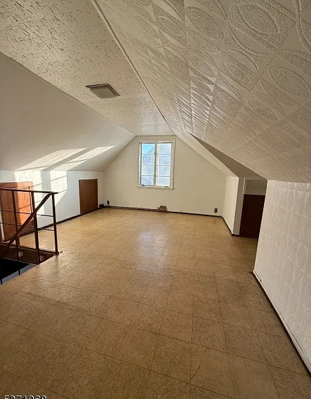 204 Columbia Ave — Photo 21
