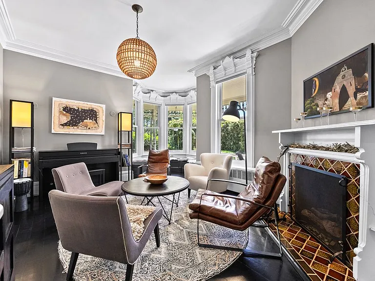 19 Howe Pl — Photo 8