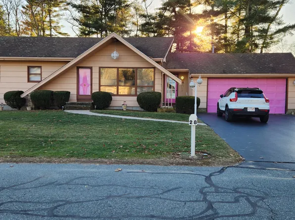 28 Burt St, Acushnet, MA 02743