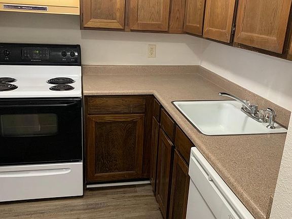 3rd image of 425 S 1000 E APT 104C