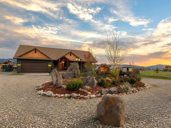 420 E Circle Dr, Thayne, WY 83127