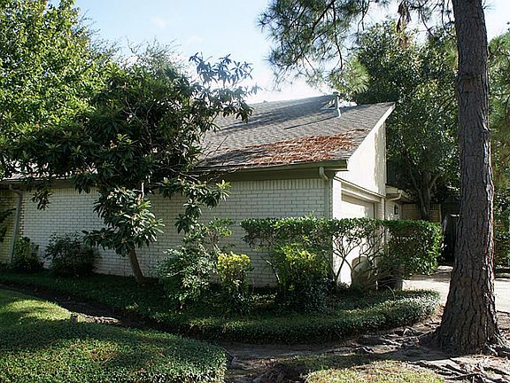 3rd image of 16410 Larkfield Dr
