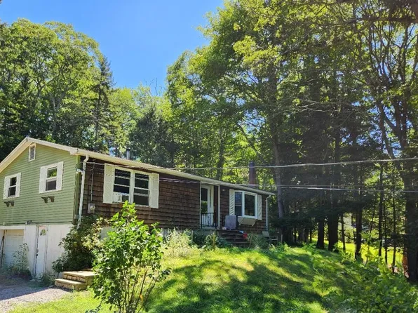 34 Hutchinson Drive, Boothbay Harbor, ME 04538