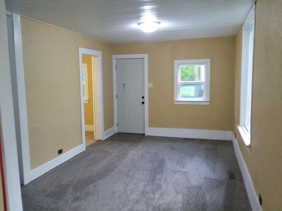 5th image of 647 Emmett St