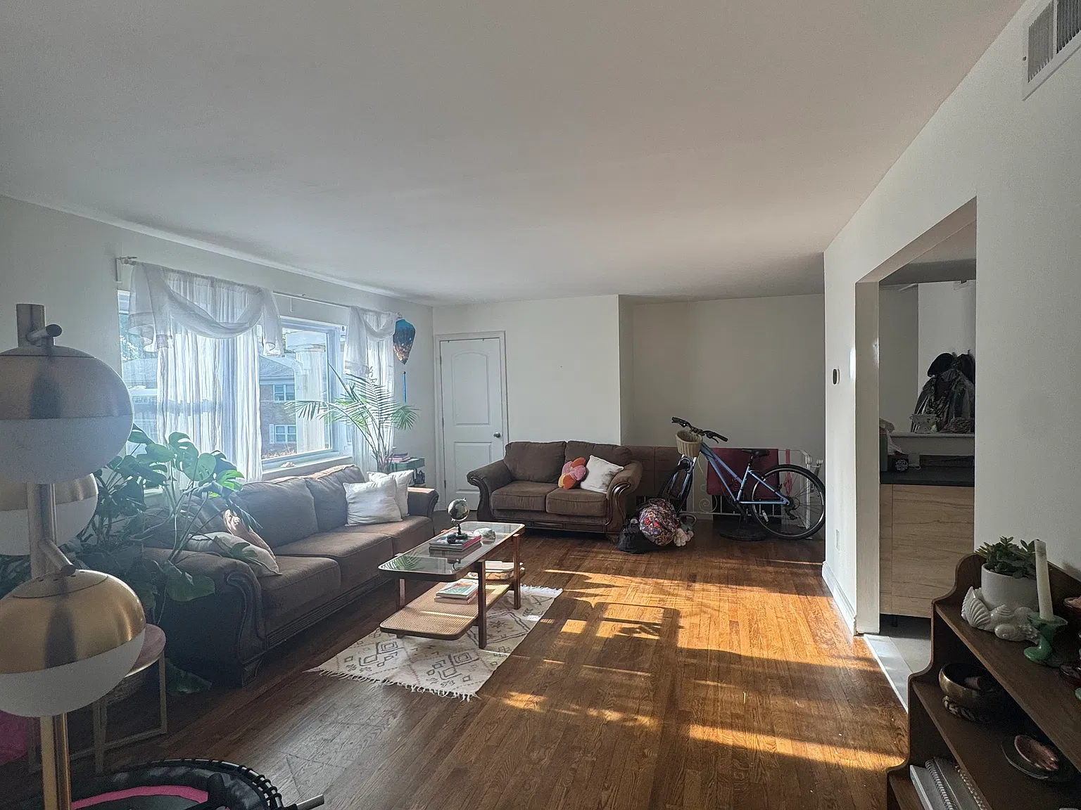 1 bed, 710 sqft, $1,900 — Photo 2