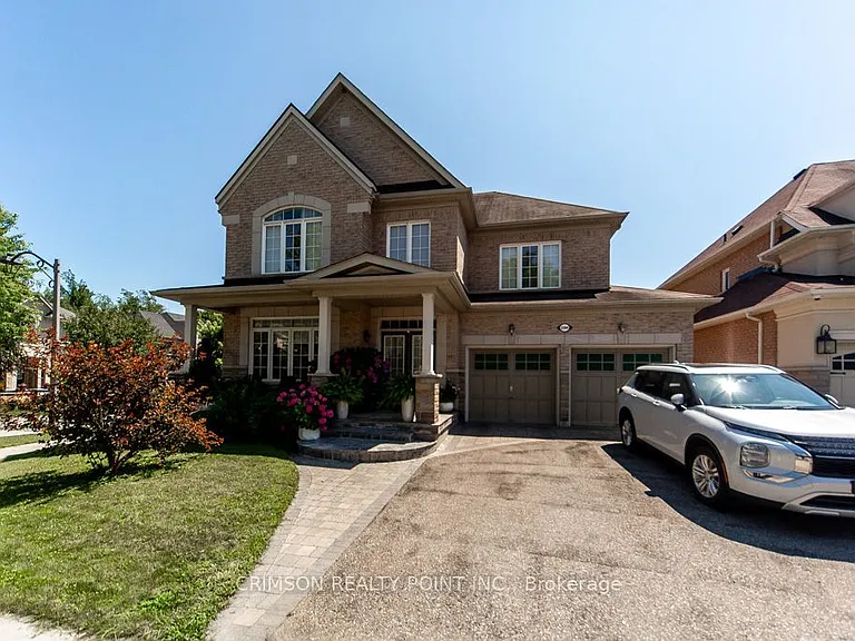 2304 Canterbury Cres — Photo 3