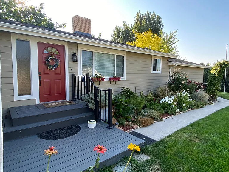 6880 S Cloverdale Rd — Photo 5