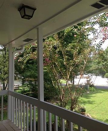 2nd image of 1931 Darrel Ln