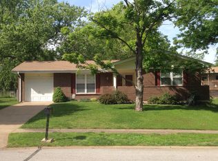 221 Bitterwood Dr, Ballwin, MO