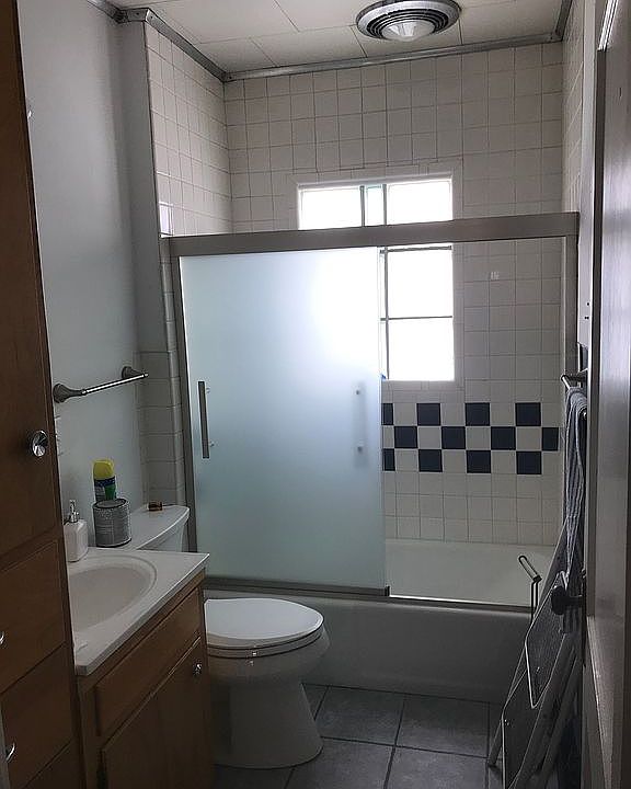 2nd image of 907 W Main St