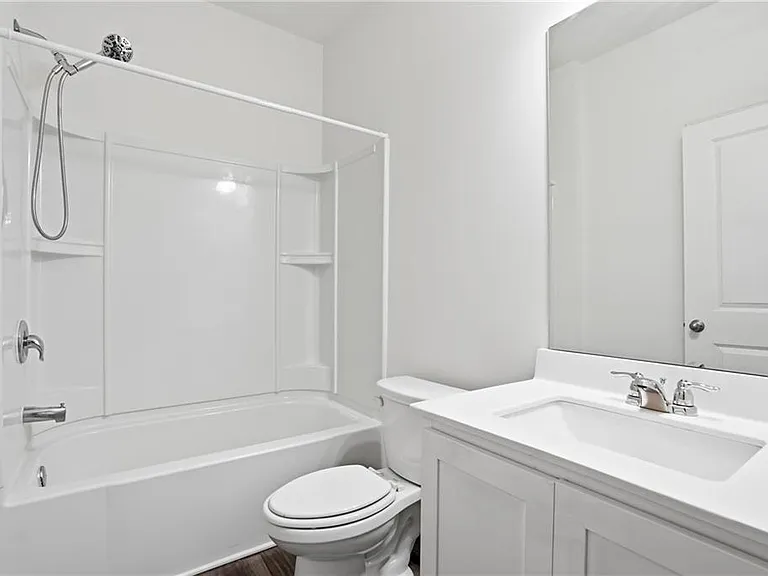 395 Knightsbridge Ln — Photo 9