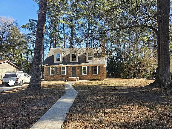 2nd image of 210 Woodstock Dr