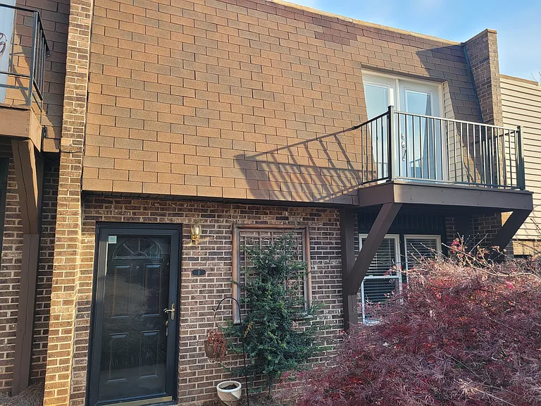 10 Poinsett Ave #D — Photo 1