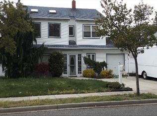 54 Ridge Ln, Levittown, NY 11756