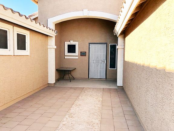 4th image of 2400 E Firerock Dr