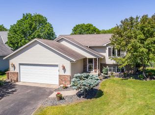 317 Wedgewood Dr, Saint Paul, MN 55115