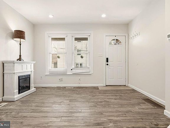 5th image of 118 Jamestown St