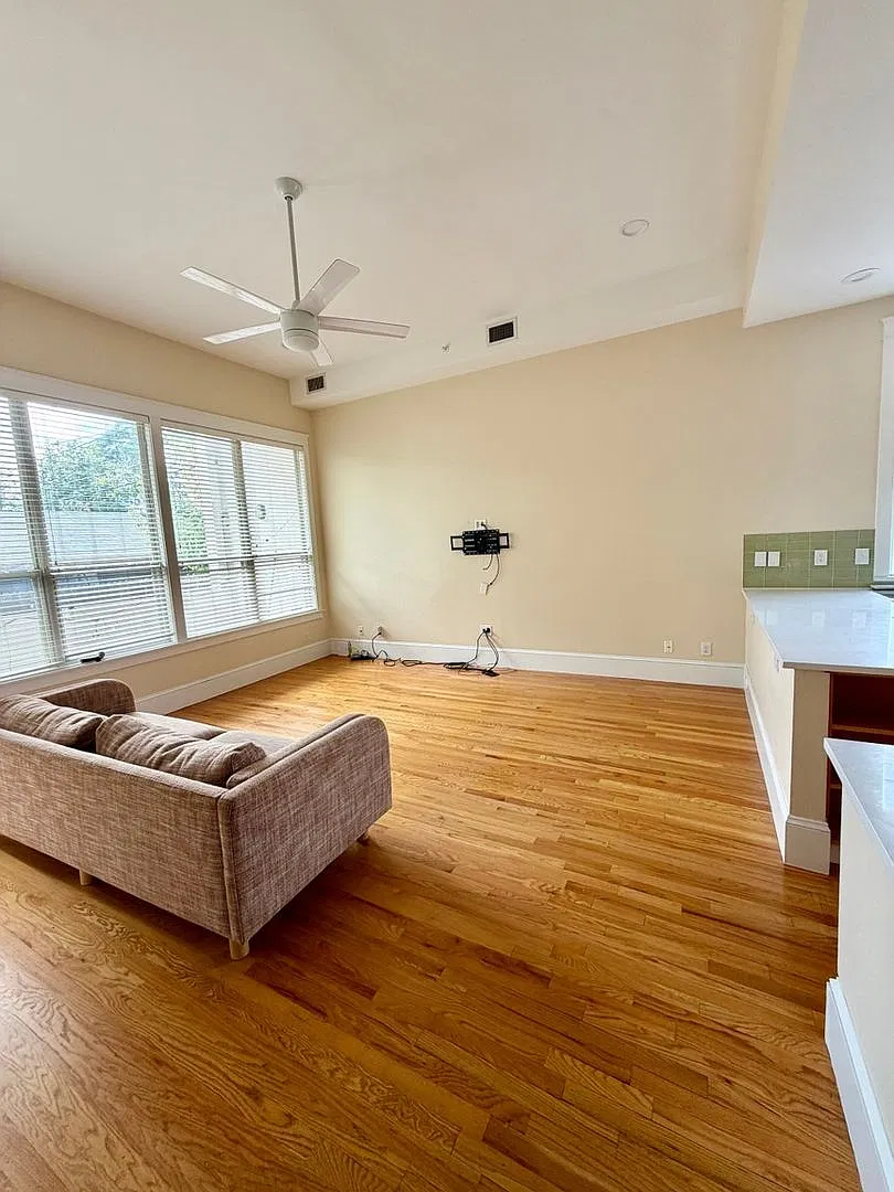 Charming 2BR Condo in Denver — Photo 2