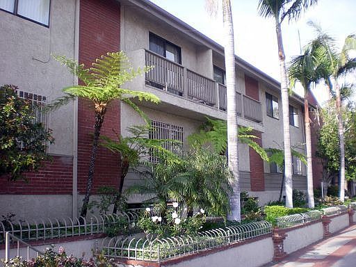 2nd image of 14250 Sherman Way APT 210