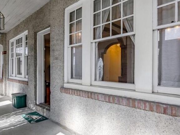 3rd image of 339 Glenwood Ave Floor 1