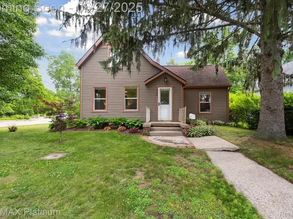 420 Wetmore St, Howell, MI 48843