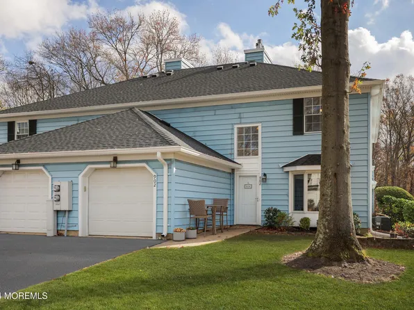 902 Buckingham Circle, Middletown, NJ 07748