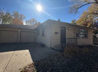 1112 E Memorial Dr, Janesville, WI 53545