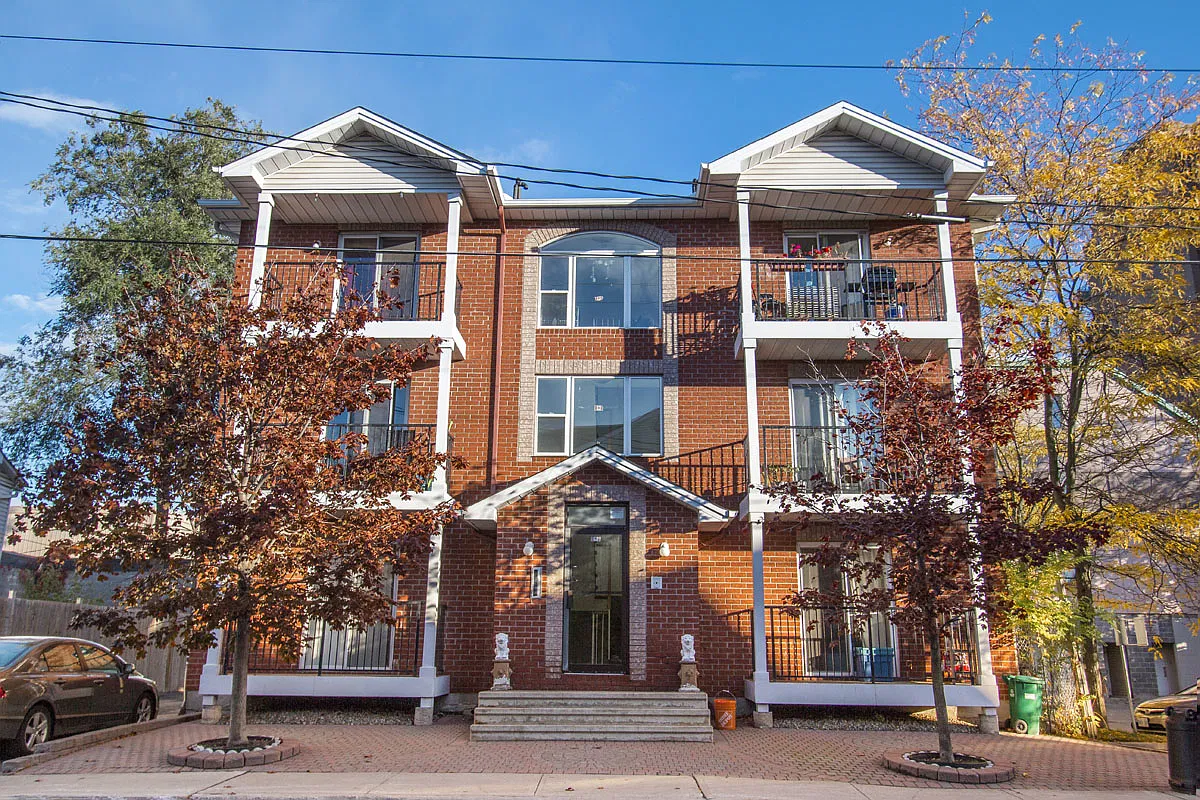 4 Armstrong Street — Photo 2