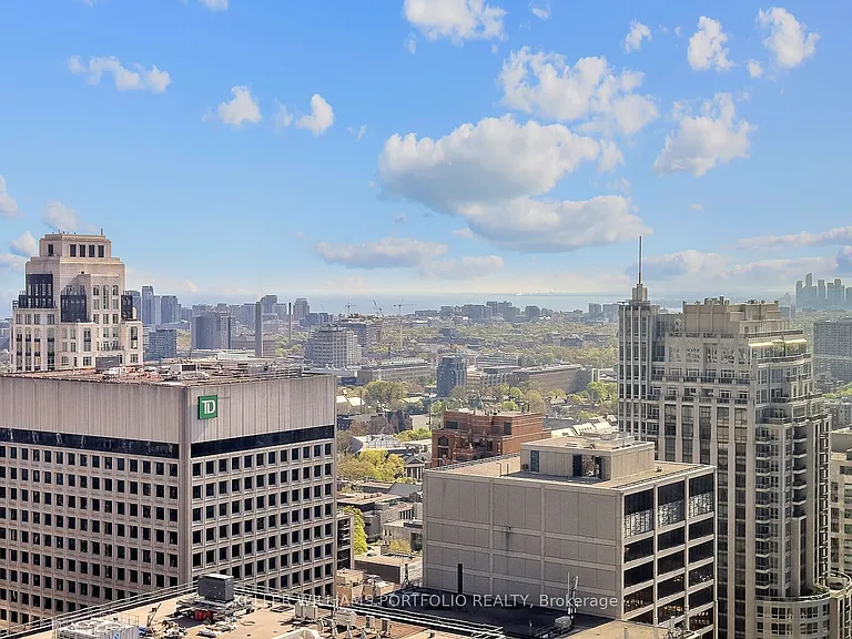 11 Yorkville Ave #2907 — Photo 26